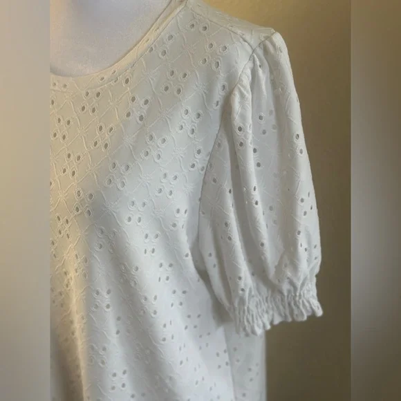 Torrid White Eyelet Puff Sleeve Top - Picture 3 of 4